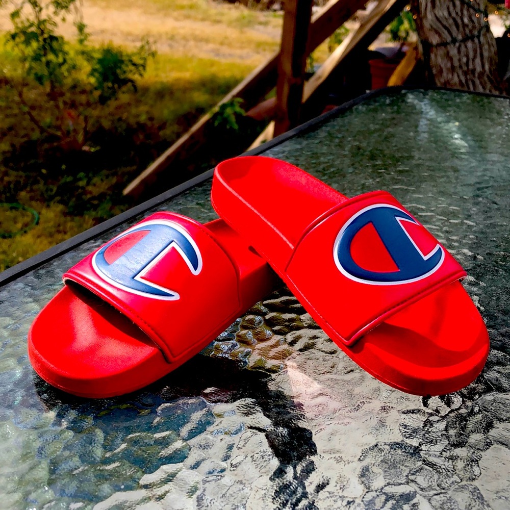 2.0 (Used) Champion IPO Red Slides  (Y)